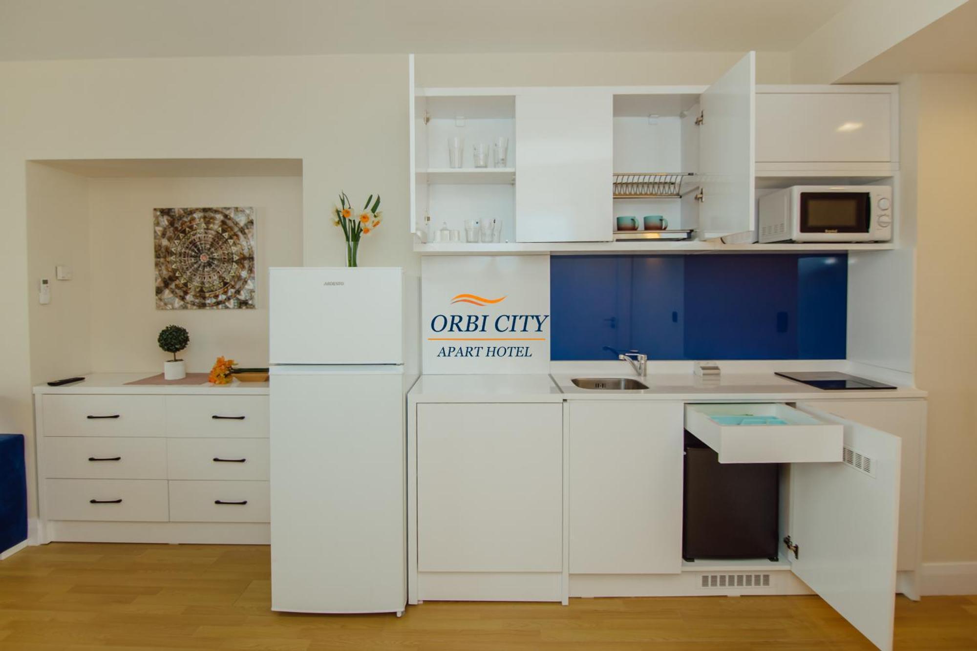 Apart-Hotel Orbi City Batumi Exterior photo